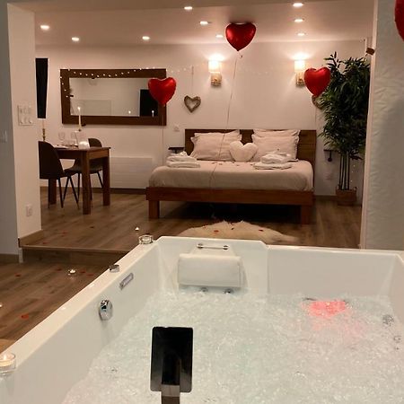 Love Room Unique - Sauna / Jacuzzi Charleville-Mezieres Ngoại thất bức ảnh