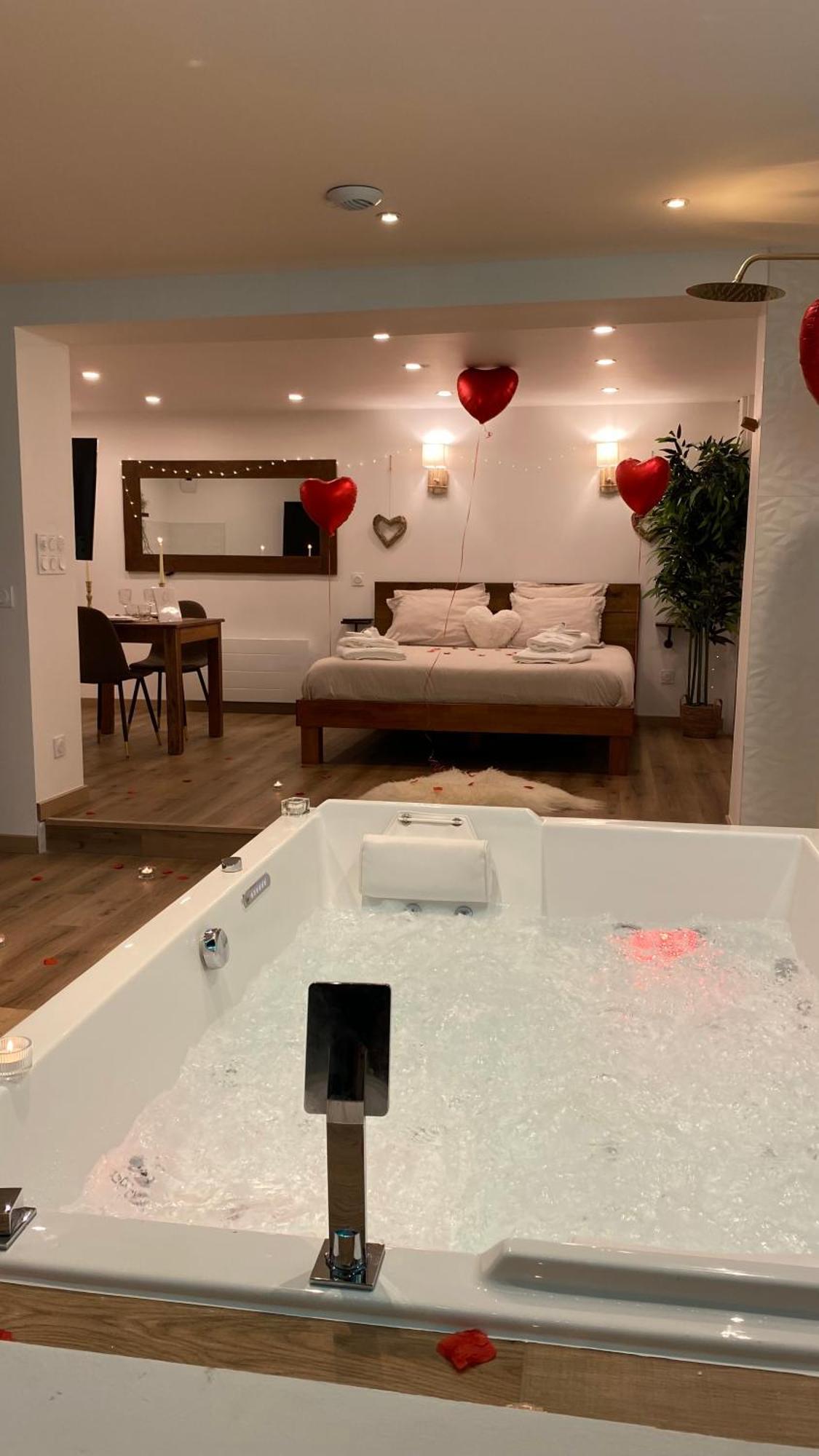Love Room Unique - Sauna / Jacuzzi Charleville-Mezieres Ngoại thất bức ảnh