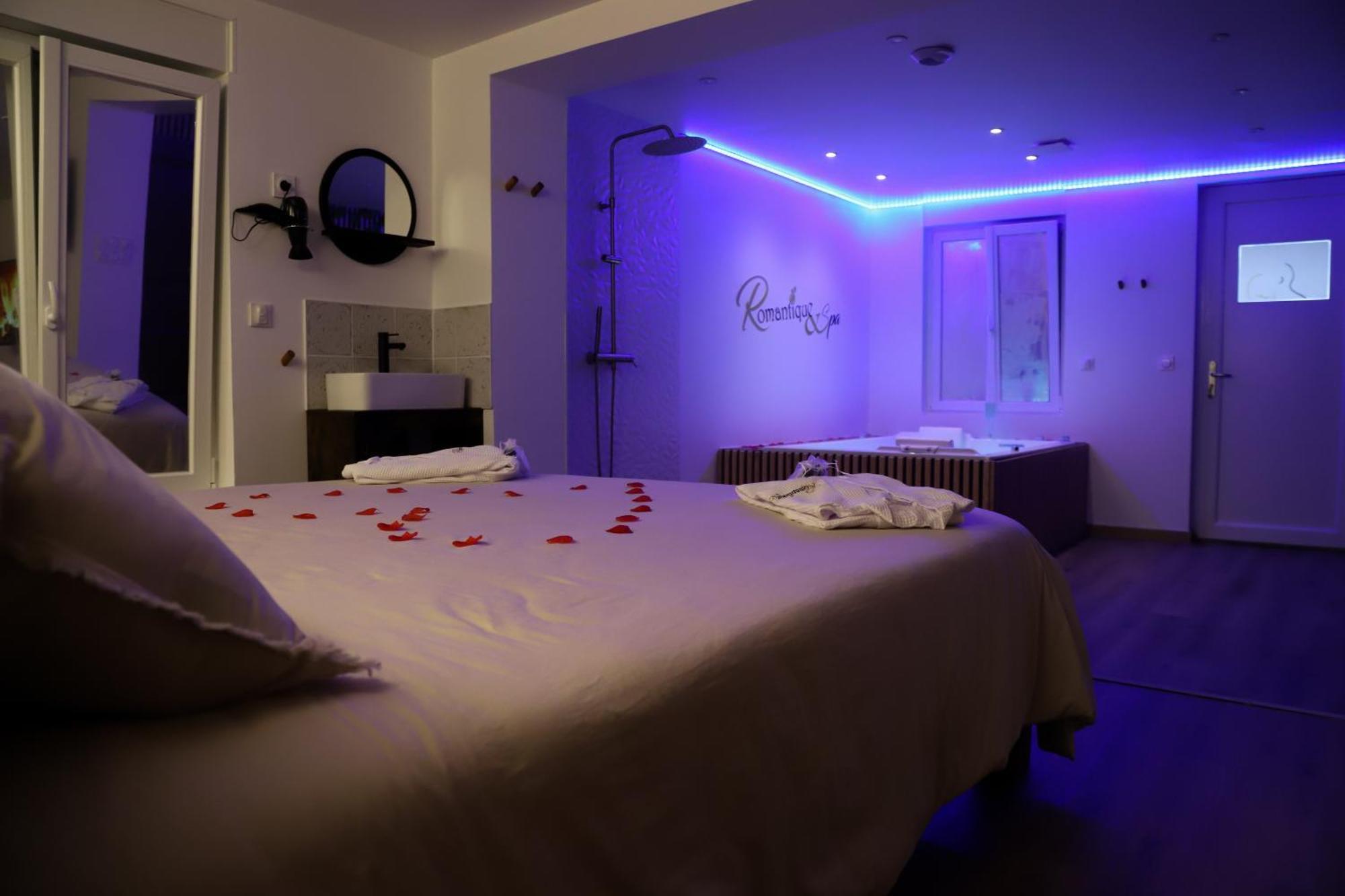 Love Room Unique - Sauna / Jacuzzi Charleville-Mezieres Ngoại thất bức ảnh